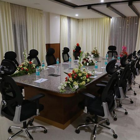 Hotel U.T.Elegance Bangalore Extérieur photo