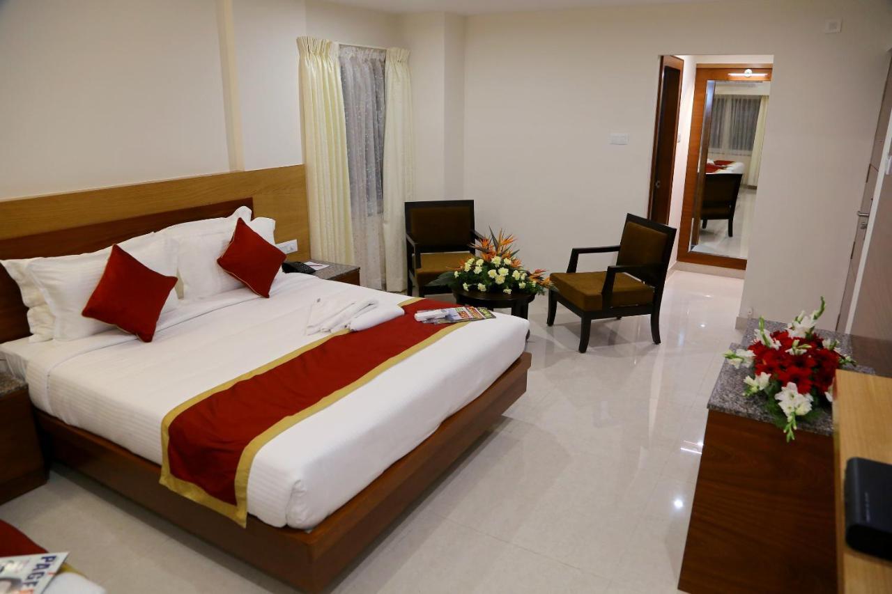 Hotel U.T.Elegance Bangalore Extérieur photo