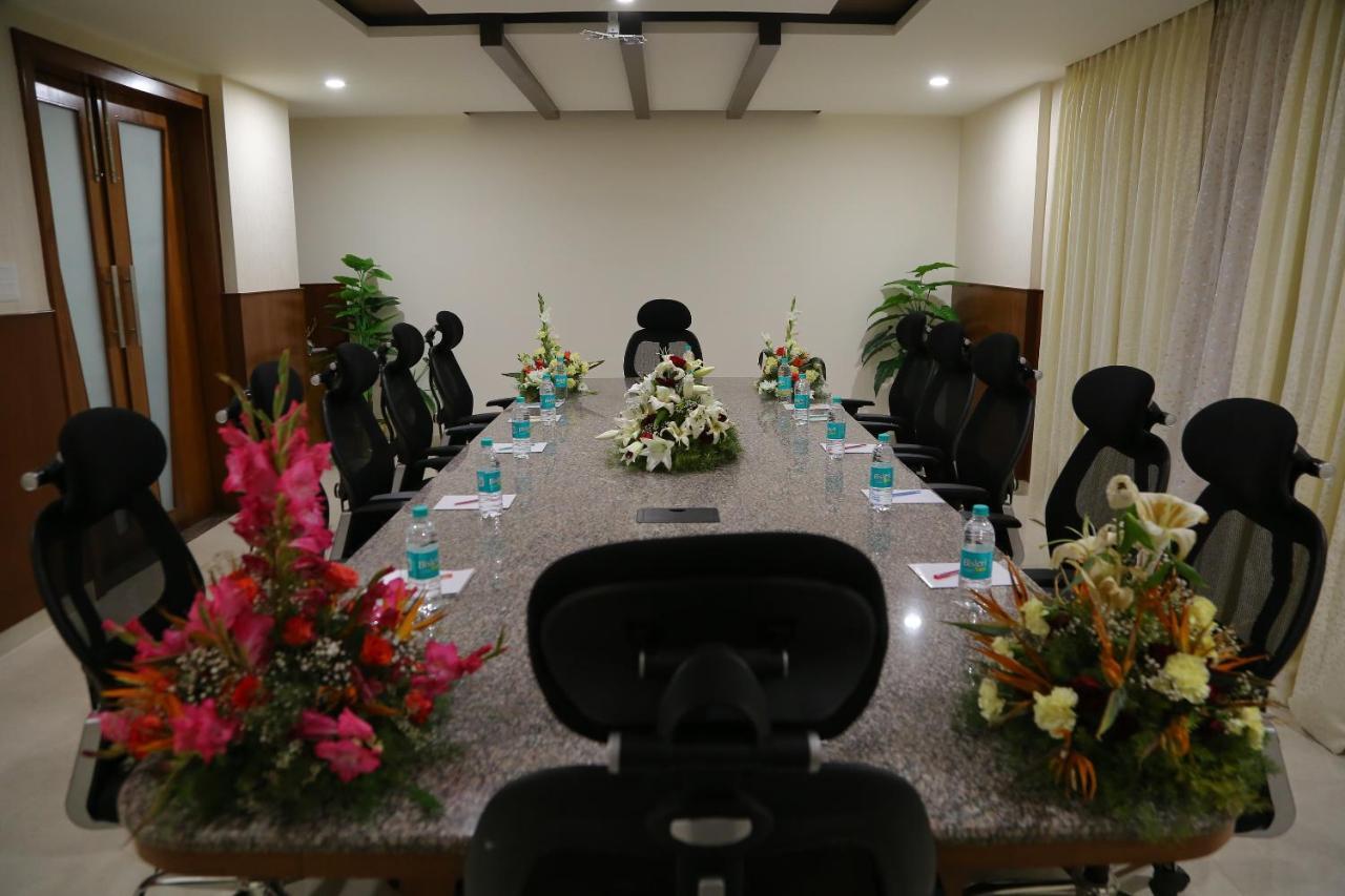 Hotel U.T.Elegance Bangalore Extérieur photo
