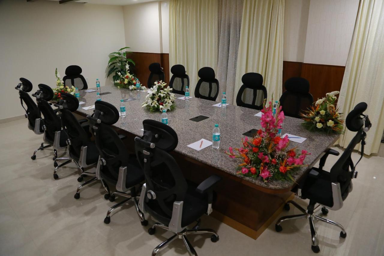 Hotel U.T.Elegance Bangalore Extérieur photo