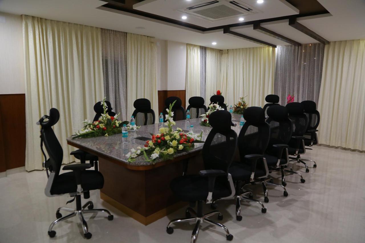 Hotel U.T.Elegance Bangalore Extérieur photo