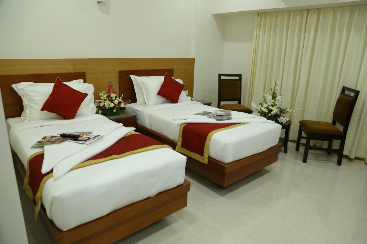 Hotel U.T.Elegance Bangalore Extérieur photo