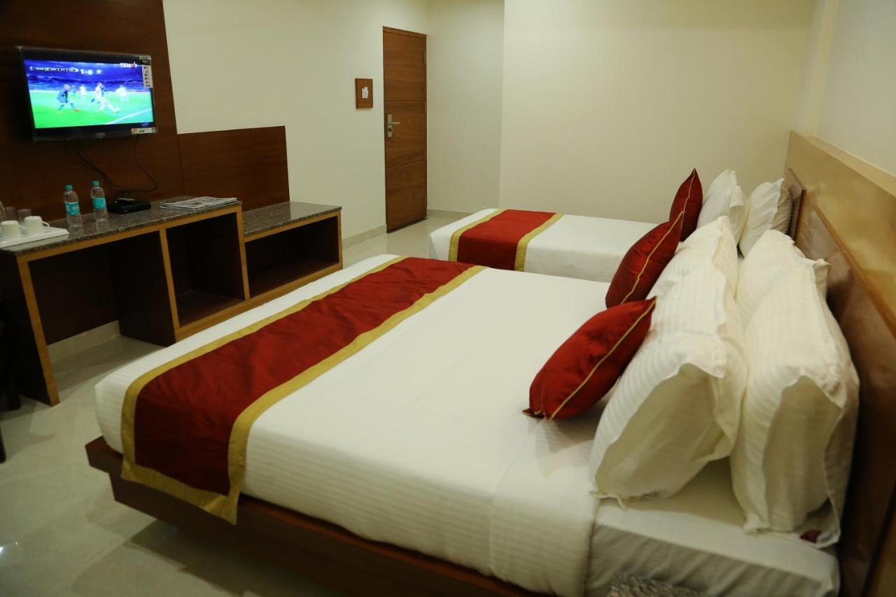 Hotel U.T.Elegance Bangalore Extérieur photo