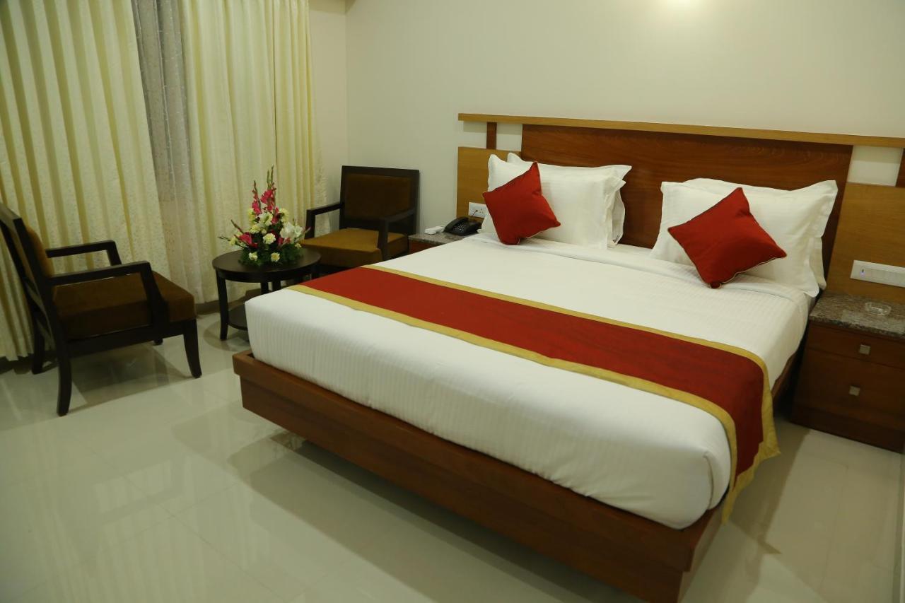 Hotel U.T.Elegance Bangalore Extérieur photo