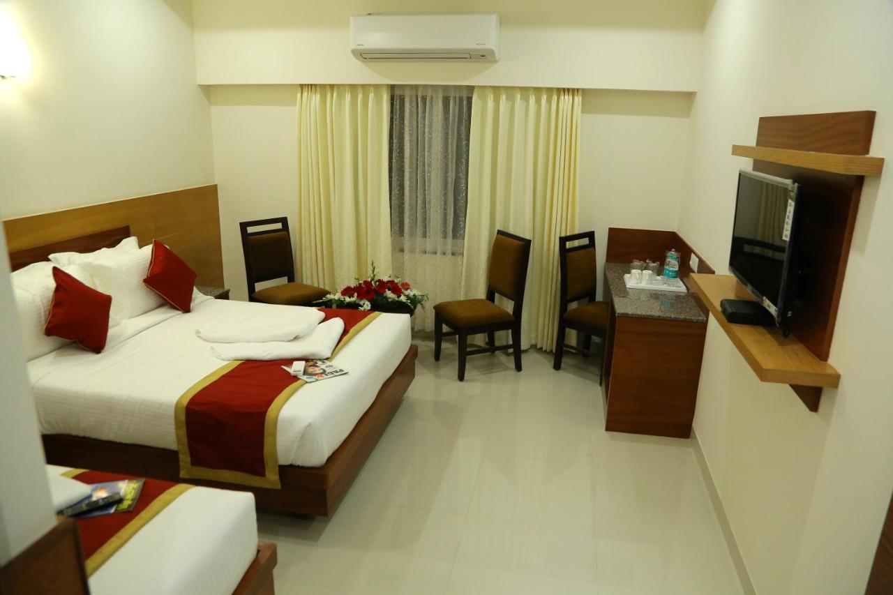 Hotel U.T.Elegance Bangalore Extérieur photo