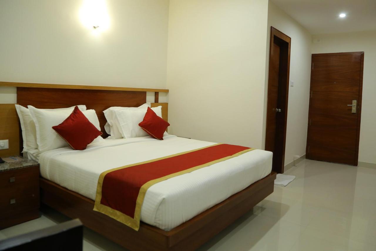 Hotel U.T.Elegance Bangalore Extérieur photo