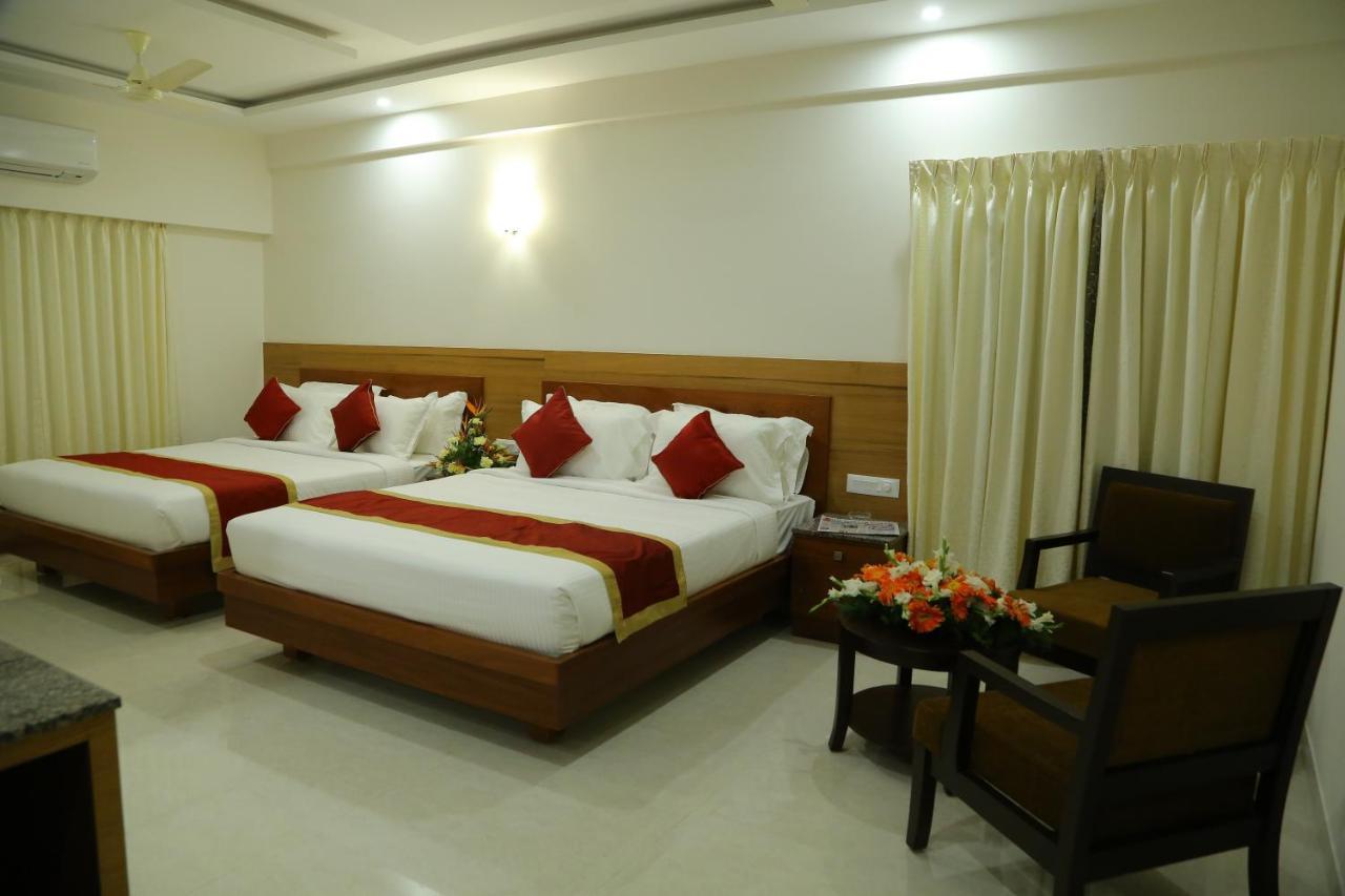 Hotel U.T.Elegance Bangalore Extérieur photo