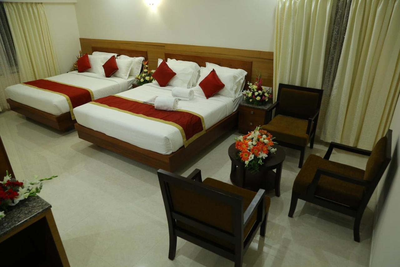 Hotel U.T.Elegance Bangalore Extérieur photo
