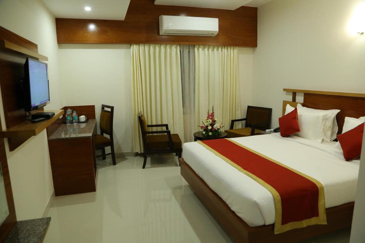 Hotel U.T.Elegance Bangalore Extérieur photo